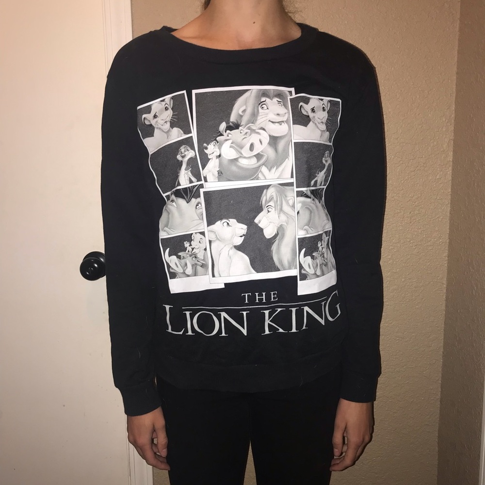Lion King Graphic sweater (Size M)